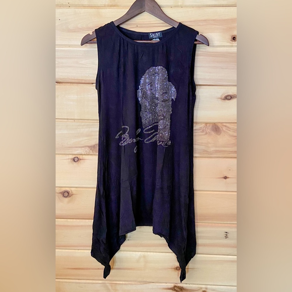 Marilyn Monroe Shark Bite Bottom Sleeveless T-Shirt Tank Top Shirt for Women